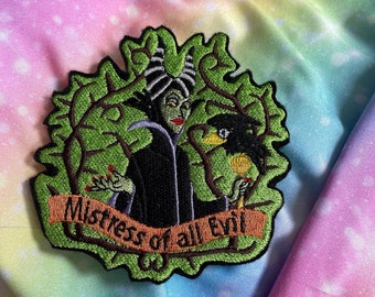 Parche bordado "La Señora de Todo Mal", hecho a pedido