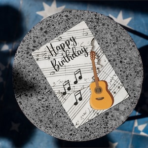 Fijne verjaardag met gitaar - Premium A5-verjaardagskaart gitaar - cadeau, muziek, heden, akoestiek, wenskaarten, envelop