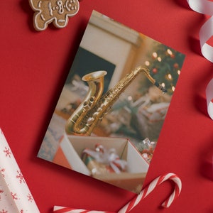 Sax - Open Presents - Premium kersthandbel A5-kaart - cadeau, muziek, cadeau, sax, altsax, tenorsax