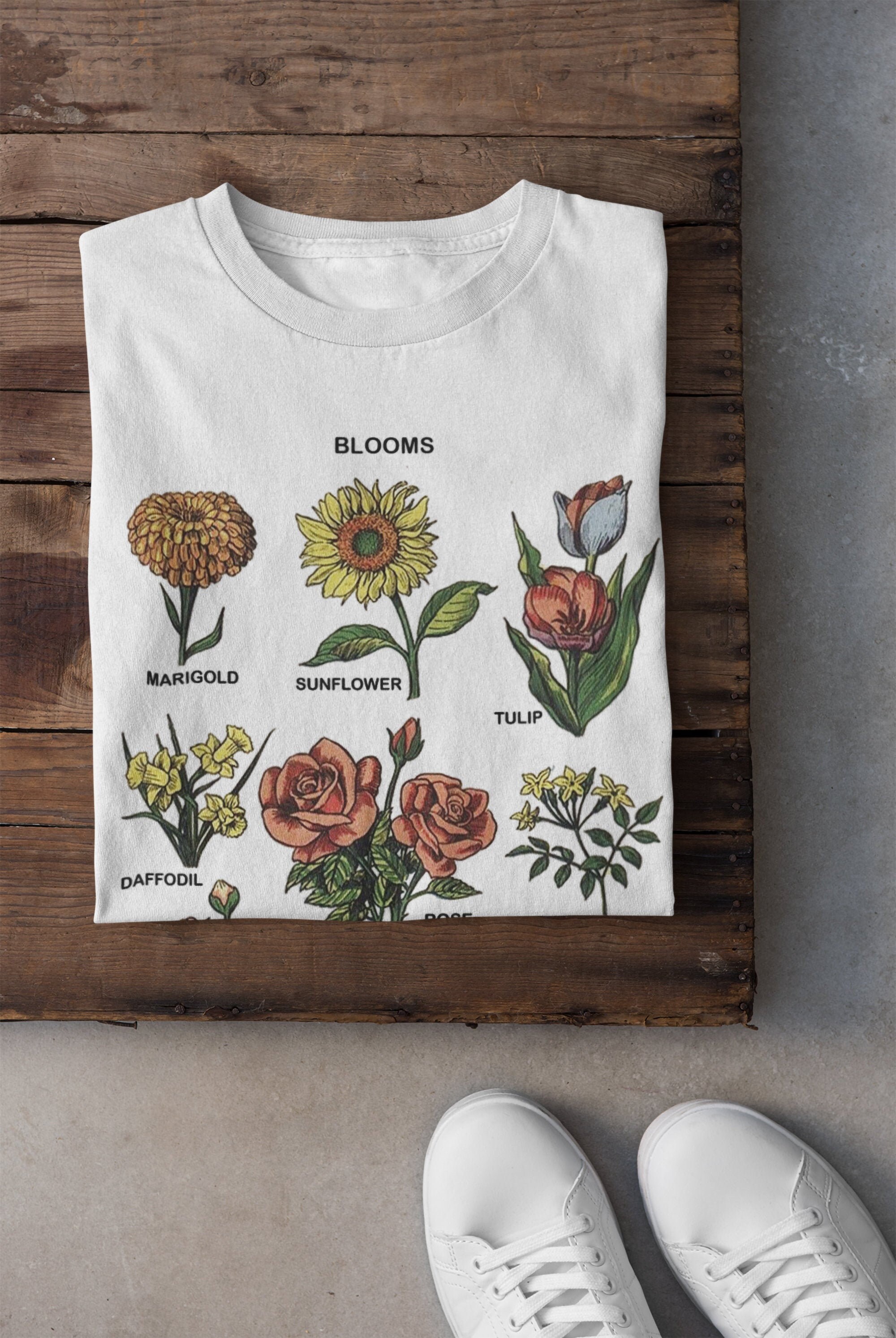 Cha EunWoo着用[LIBERCLASSY] DAFFODILS Flower Artwork T-shirt il_fullxfull.3011256931_ggw6.jpg