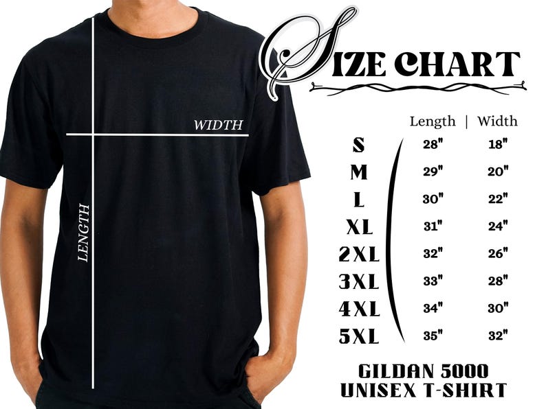 以下が含まれることがあります： サイズチャート付きの黒いGildan 5000ユニセックスTシャツ。Sから5XLまでのサイズの測定値が示されており、長さは71cmから89cm、幅は46cmから81cmです。Tシャツは人が着ています。