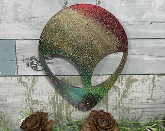 Alien Head Wall Hanging, Alien Art, Resin Artwork Resin Wall Decor, Witchy Decor, Witchy Gift, Resin Wall Hanging, Rainbow Alien, Alien Gift