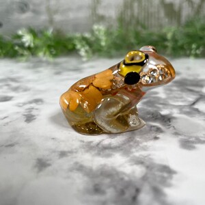 Resin Frog Figurine, Floral, Botanical, Garden, Fairy Garden, home decor, Resin, Resin Artwork, cottage core decor Butterfly Gift, Frog Gift