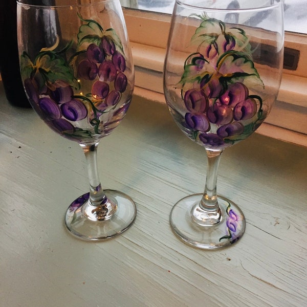 Single 20 oz. Grapes Wine Glass