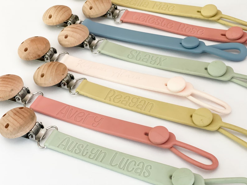 Personalized Silicone Pacifier Clip | Custom Name Paci Holder | Baby Gift | Name Binky Clips bild 1