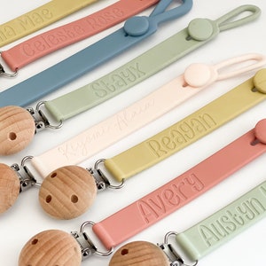 Personalized Silicone Pacifier Clip | Custom Name Paci Holder | Baby Gift | Name Binky Clips bild 3