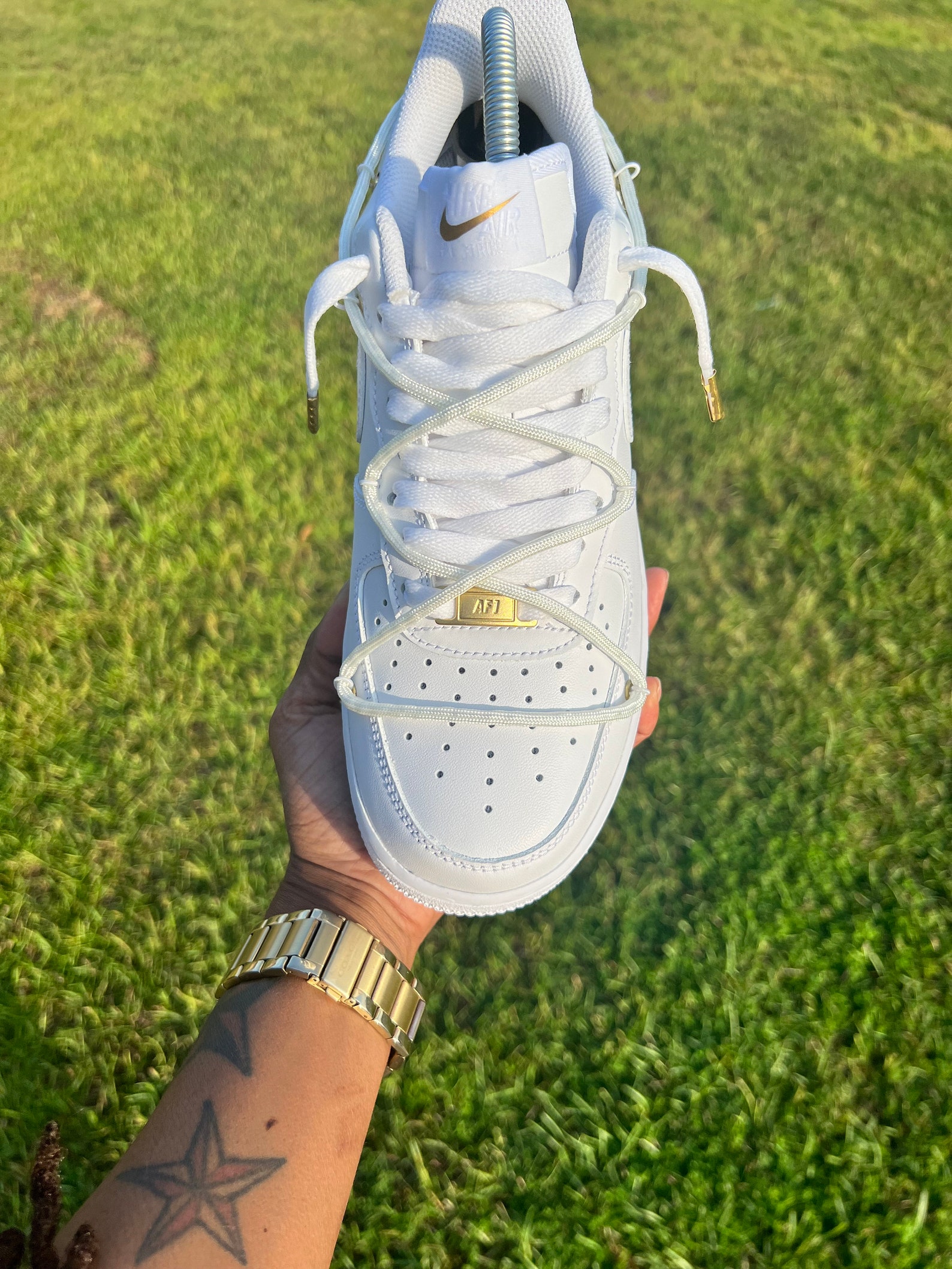 womens white af1