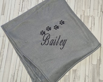 Dog blanket embroidered with name and motif, different colors, lots of choice