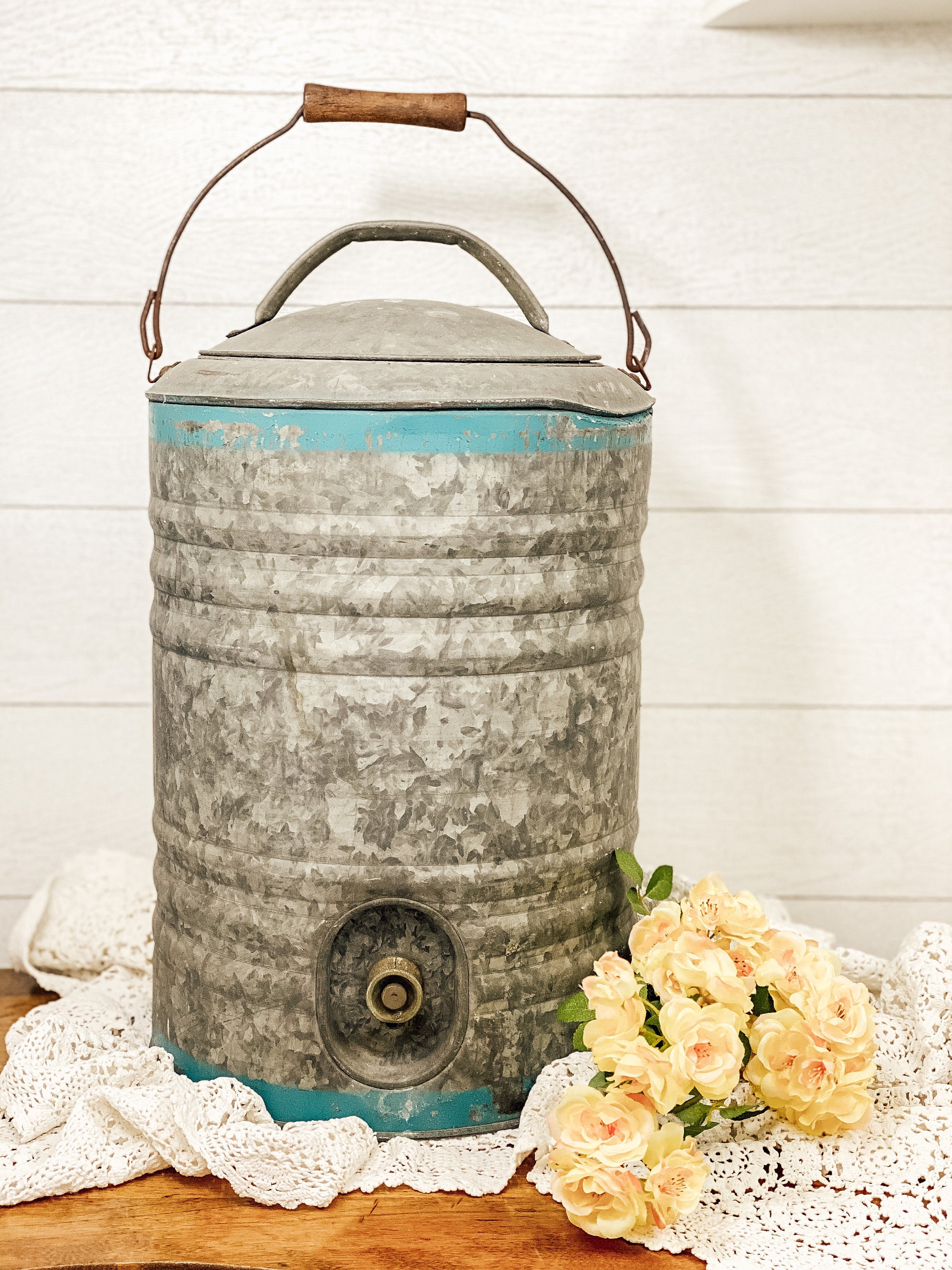 drink container with spout drink container with spout