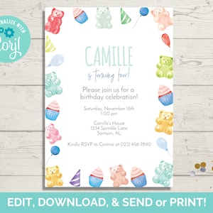 Puede incluir: Una invitación de cumpleaños imprimible con un diseño de acuarela que presenta un osito de peluche, cupcakes y globos. La invitación es para la fiesta de cumpleaños número cuatro de Camille. El texto de la invitación dice: "¡Camille cumple cuatro! ¡Únete a nosotros para una celebración de cumpleaños! Sábado 18 de noviembre 1:00 pm Camille's House 1234 Sprinkle Lane Samson, AL Por favor, confirma tu asistencia a Corinne al (123) 456-7890"