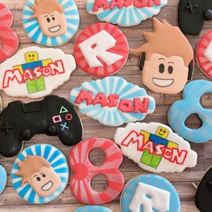 Roblox Noob skin Cookie Cutters // Video Games // crafts, fondant, clay,  play dough