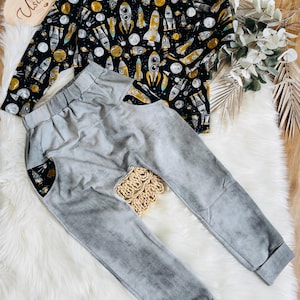 Handmade children&#39;s rocket set | Oversized sweater & pants | Sizes 122–128 | Universe motif | French terry sweat jeans look | Unique