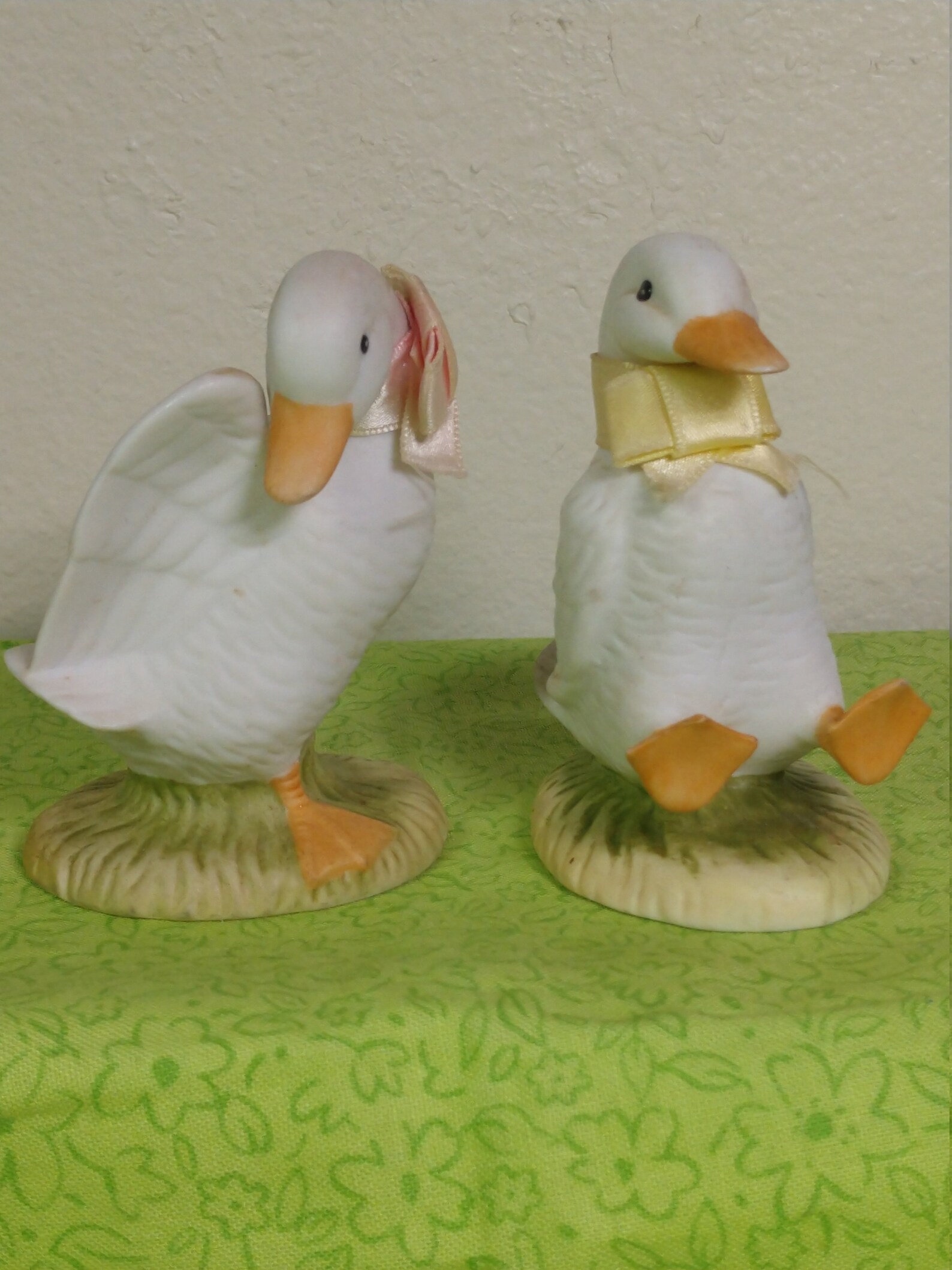 Lefton China Porcelain Duck Figurines Two Ducks With Cloth Etsy