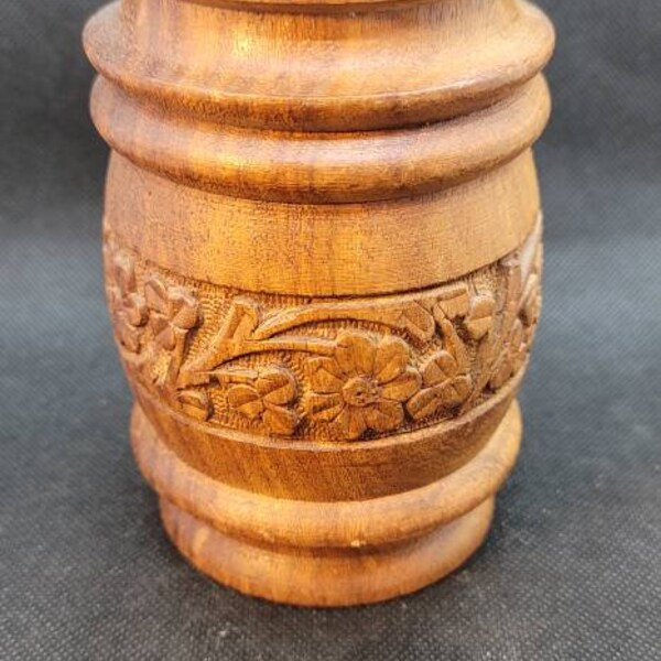 Wooden Carved Container with Lid, Floral Pattern on Band in the Middle of the Jar, Five Sided Star Design on Lid with Handle Knob (1494)