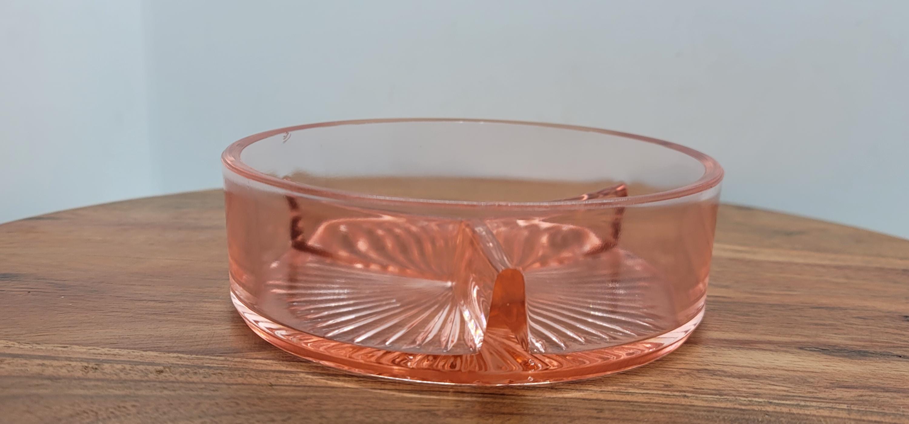 ピンクデプレッションガラスの3セクション仕切りキャンディナッツ