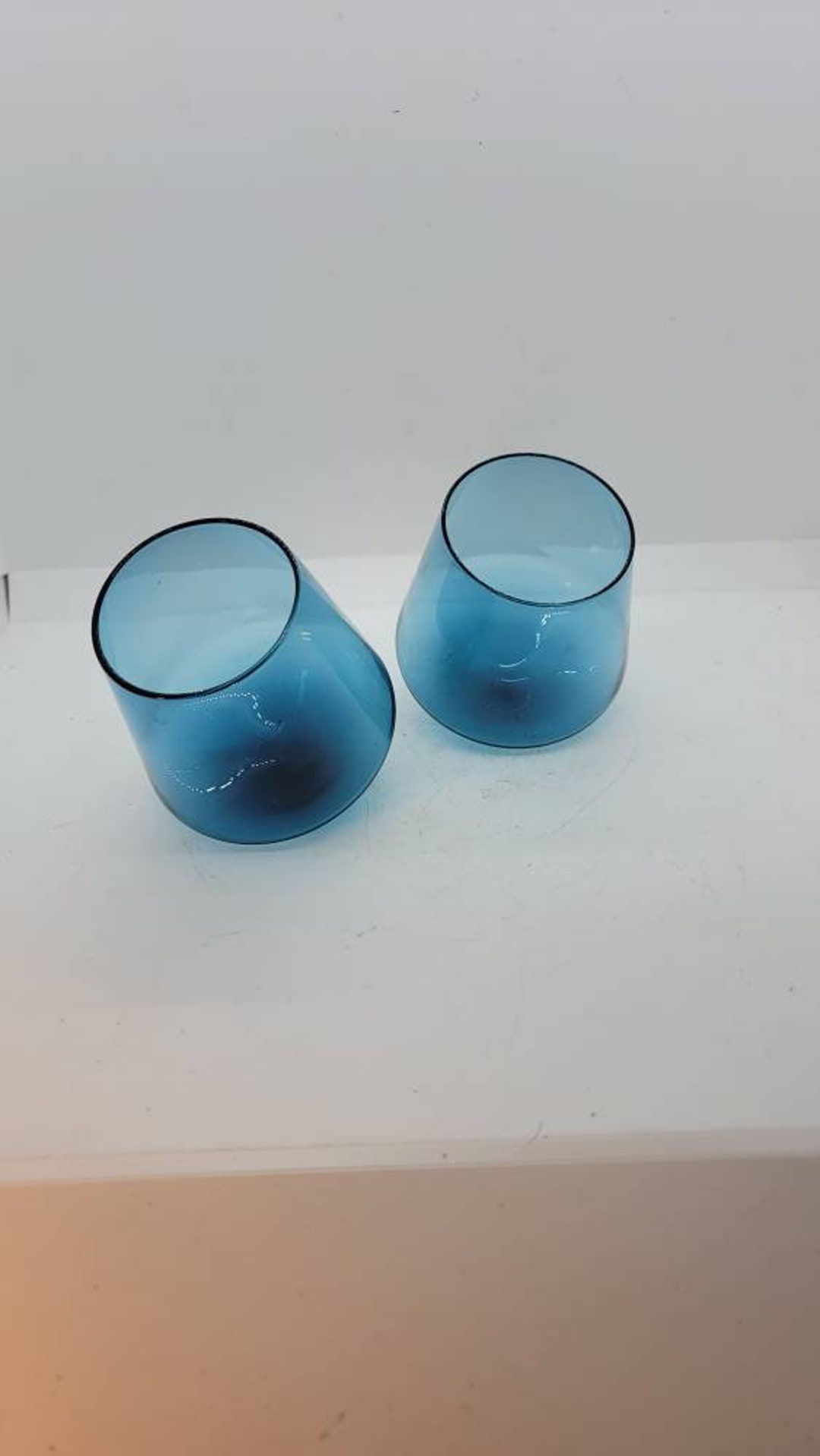 Pair of Blue Midcentury Rolling Whiskey or Rocks Glasses, Pointed