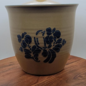 Pfalzgraff Folk Art Ceramic Extra Large Canister with Lid, Tan with Blue Floral and Bird Design , 9&quot; Tall, 3 Qts, USA , Model 506 (K24)
