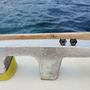 screwdriver studs