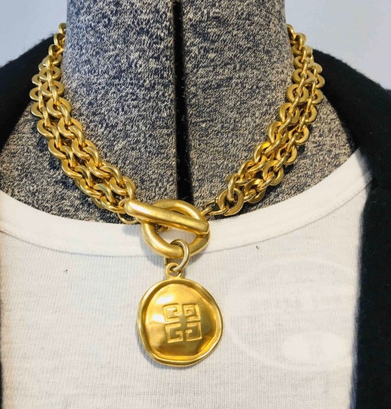 Necklace Givenchy vintage