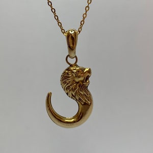 Original 18k yellow gold lion pendant