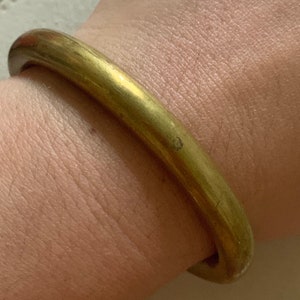 Imposing gold-plated metal bangle bracelet