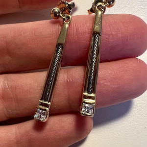 Magnifiques boucles d’oreilles pendantes bicolores Charles Jourdan
