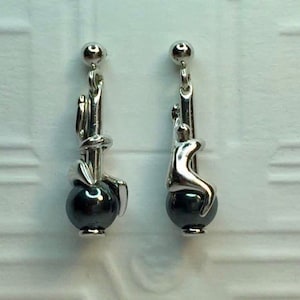 Sehr hübsche Ohrringe aus 925er Silber und Hämatit von Charles Jourdan