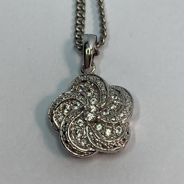 Superbe pendentif rosace en argent 925 et zircons