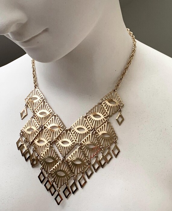 Collier Plastron Reminiscence Zoé Et Lila - Vintage Argenté Chromé - Breloque Moderniste