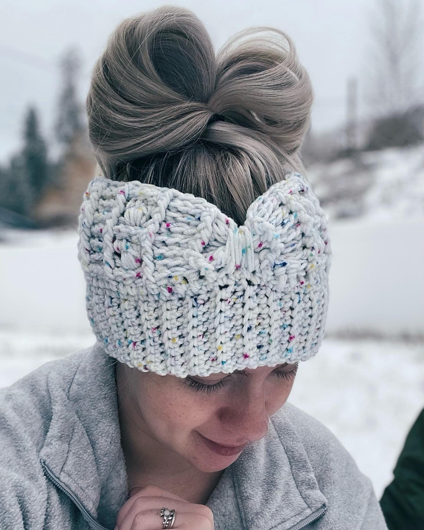 Messy Bun Ear Warmer - Etsy display picture 2