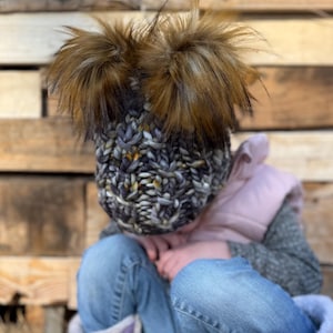Peuterbeanie, gebreide mutsen, handgemaakte muts, merinowol, pompom van imitatiebont, kindermaat 3-4, warme muts