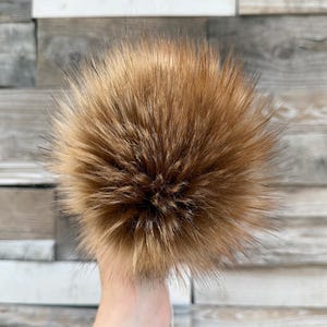 Highland Pom, pompon en fausse fourrure, pour bonnets au crochet et en tricot, marron duveteux, vache des montagnes, poof de fourrure végétalienne
