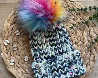 Neón negro multicolor Gorro de lujo de punto, gorro de ala plegable, sombrero, toque de invierno, lana merino, medio adulto, para ella, hecho a mano, regalos para ella