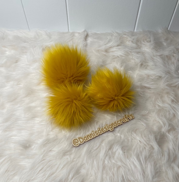 Faux Fur Pom Pom, Tan With Dark Tips, Small, Medium, Large, Fluffy, Pre  Made, Tie On, Cotton String, for Beanies, Scarves, Swift Pom 