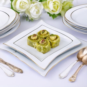 Turkish Bird&#39;s Eye Baklava with Pistachio