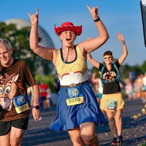 Cowgirl Kundgebung Jessie inspiriertes ärmelloses athletisches Skater-Kleid - Western Bounding Kostüm, Run Disney Ready, Cruise, Halloween Look