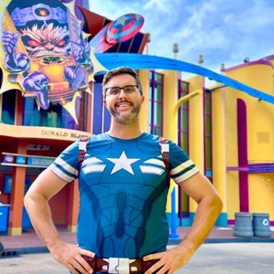 Captain Winter: Men&#39;s Heroic MaxDri Athletic T-shirt - Be a Superhero
