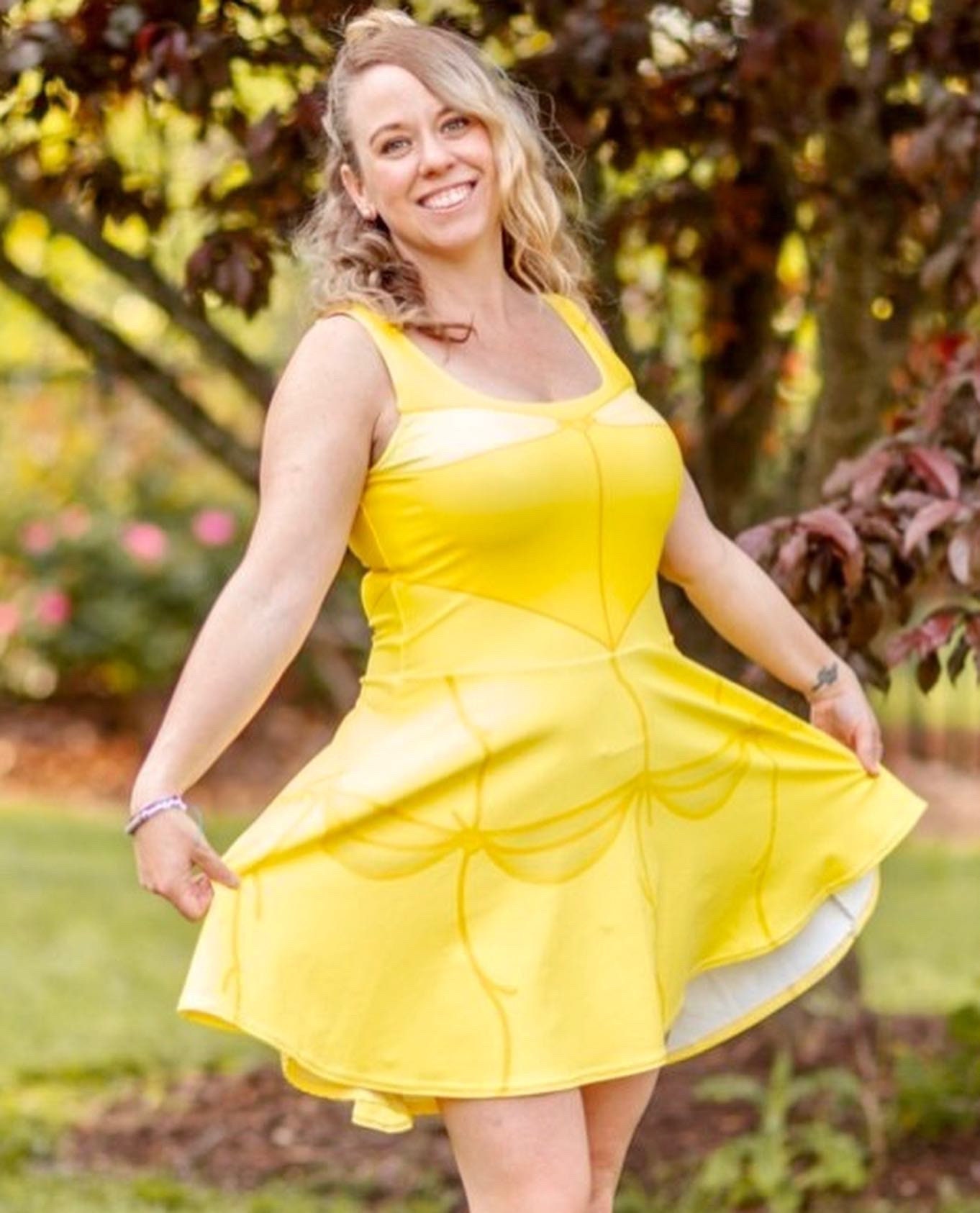 Classic Beauty And The Beast Princess Belle Adult Women's Fancy Dress Costume - New With Tags