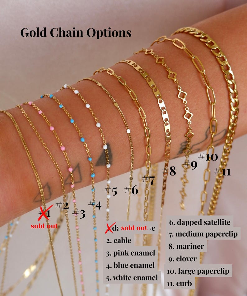 Peut inclure: Pr&eacute;sentation Gold Chain Options avec onze cha&icirc;nes dor&eacute;es num&eacute;rot&eacute;es. Les styles incluent des maillons for&ccedil;at, gourmette, marine et tr&egrave;fle, ainsi que des cha&icirc;nes avec des perles en &eacute;mail rose, bleu et blanc. Certains articles sont &eacute;puis&eacute;s.