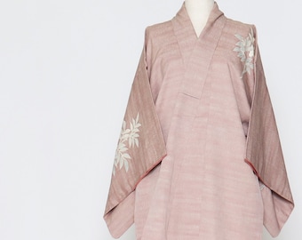 kimono robe / vintage Japanese kimono / casual kimono / kimono jacket / kimono dress /kimono coat