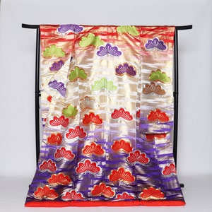 Yuzen Uchikake Kimono, Wedding Kimono, Japanese Kimono Robe, Japanese Uchikake Kimono, Japanese Wedding, Kimono Dress, Antique, silk kimono