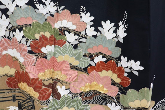 Silk Yuzen Tomesode Kimono, Kuro tomesode,Black t… - image 3