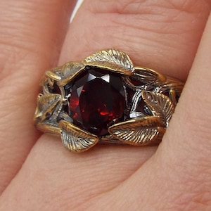 Garnet Golden Leaf and Branch Ring, Nature-inspired 14k Gold Garnet Ring with Leaf and Branch Design, Elven Engagement Ring
