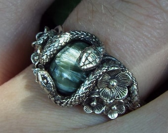 Seraphinite Garden Stroll, Nature inspired Snake ring, Snake and flower nature ring, Druid Ring