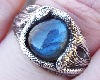 Teardrop Labradorite Snake Ring - Sterling Silver Band with Branch Texture - Eye-Catching Gemstone Jewelry - Nature-inspired Accessories