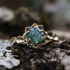 Moss Agate Lotus Gold Engagement Ring, 14k Gold Nature Inspired Ring, Unique Elven Ring, Lotus Ring, Nature Engagement Ring, Forest Ring
