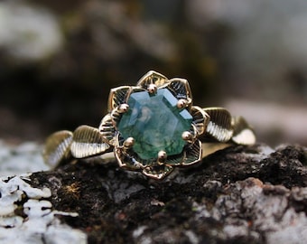 Moss Agate Lotus Gold Engagement Ring, 14k Gold Nature Inspired Ring, Unique Elven Ring, Lotus Ring, Nature Engagement Ring, Forest Ring