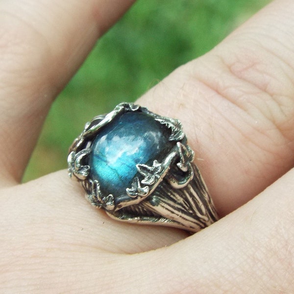 Ivy's Embrace, Sterling Silver Nature Inspired Ivy Ring, Labradorite Nature Ring, Elven Nature Ring, Goth Nature Ring, Fantasy Forest Ring