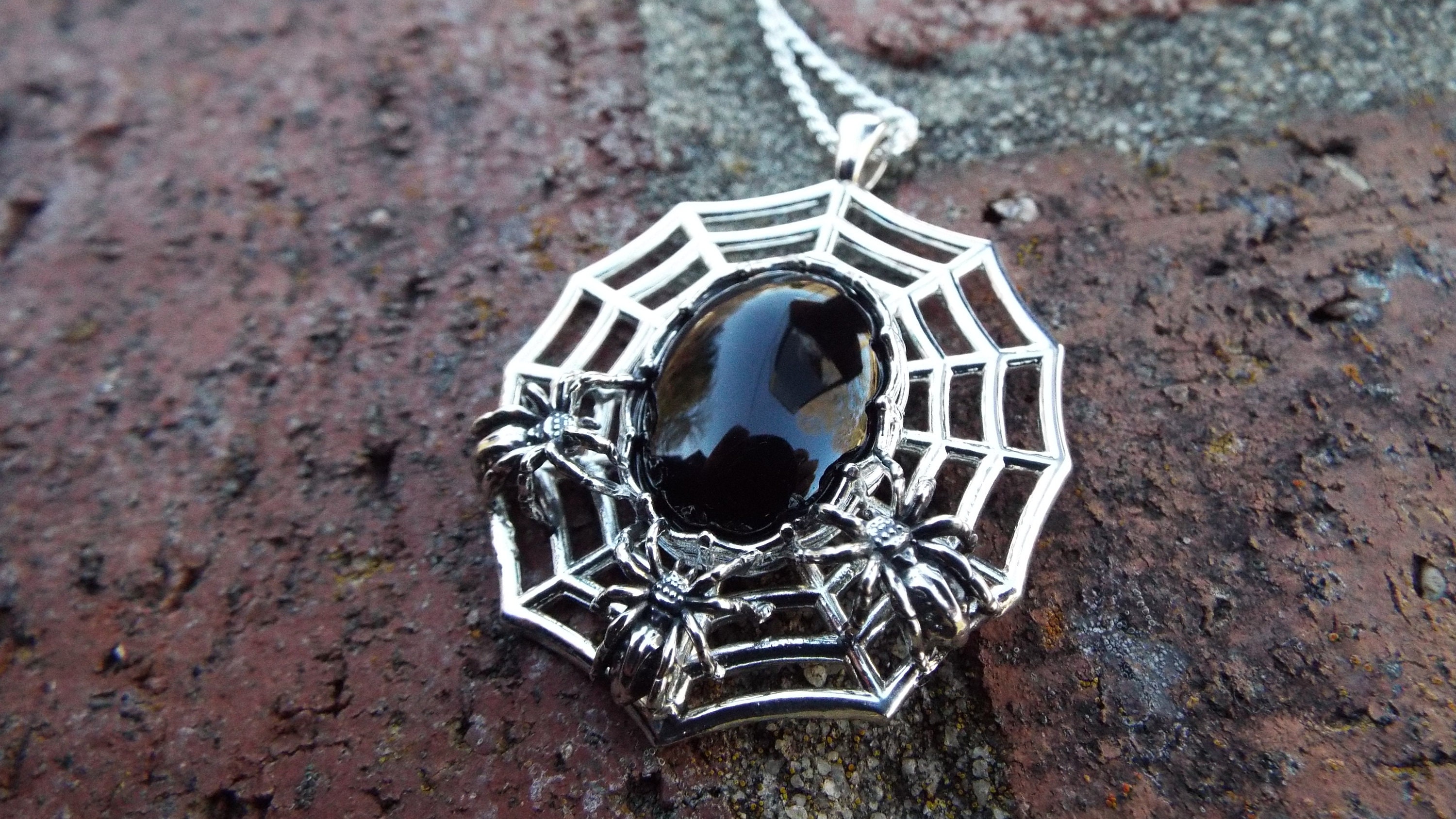 Collana con ciondolo vintage in argento sterling con ragno e