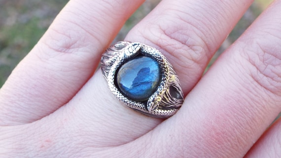 Teardrop Labradorite Snake Ring: Recycled Sterling Silver, Nature Inspired